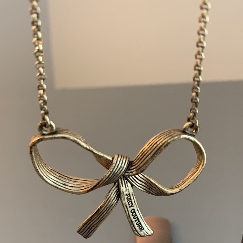 Juicy couture Bow necklace